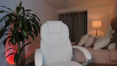 Snapshot of bellamia_ chatting on 01.25.25 Bella Mia online show from 01.25.25
