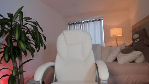 Snapshot of bellamia_ chatting on 01.30.25 Bella Mia online show from 01.30.25
