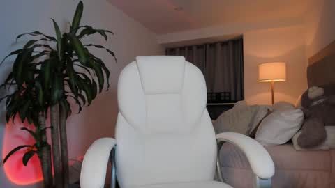 Snapshot of bellamia_ chatting on 02.15.25 Bella Mia online show from 02.15.25