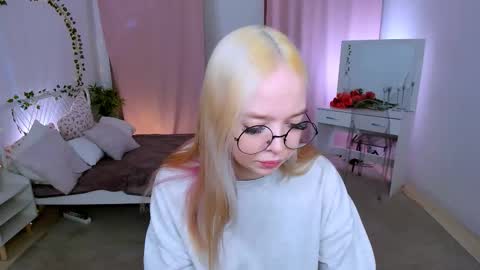 Bella online show from 03.25.26