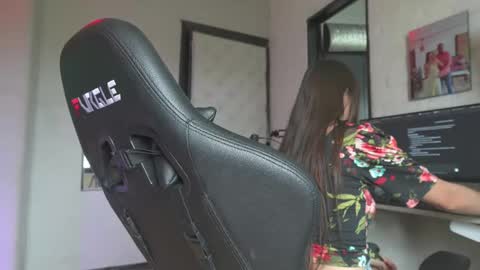    online show from 03.03.25