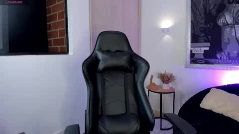 CALL ME BELLA online show from 02.01.26