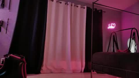 Snapshot of bellaskeykeeper chatting on 02.24.26 Bellaskeykeeper online show from 02.24.26