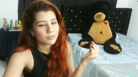 Snapshot of bellatrix_colen chatting on 12.16.24 Aleja online show from 12.16.24