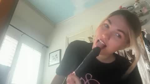 Bella 3 online show from 05.15.26