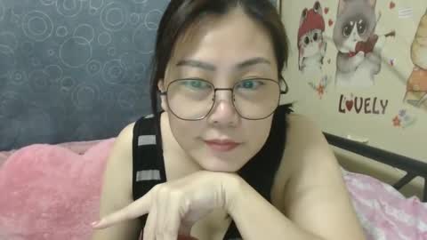 Snapshot of bellbabe chatting on 12.26.24 Bella online show from 12.26.24