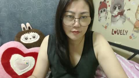 Snapshot of bellbabe chatting on 12.29.24 Bella online show from 12.29.24