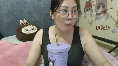 Snapshot of bellbabe chatting on 12.30.24 Bella online show from 12.30.24