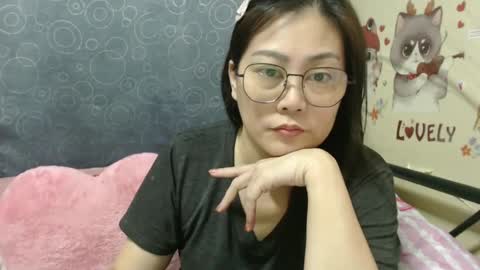 Snapshot of bellbabe chatting on 01.03.25 Bella online show from 01.03.25
