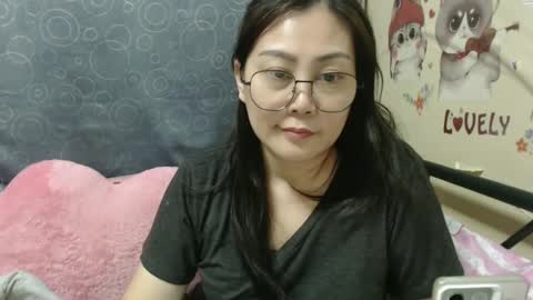 Snapshot of bellbabe chatting on 01.06.25 Bella online show from 01.06.25