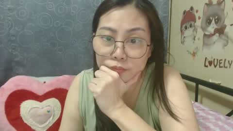 Snapshot of bellbabe chatting on 01.15.25 Bella online show from 01.15.25