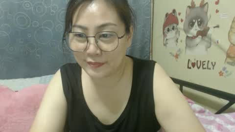 Snapshot of bellbabe chatting on 01.27.25 Bella online show from 01.27.25