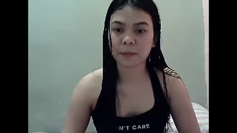 Snapshot of belle_ph chatting on 12.05.24 Belle online show from 12.05.24