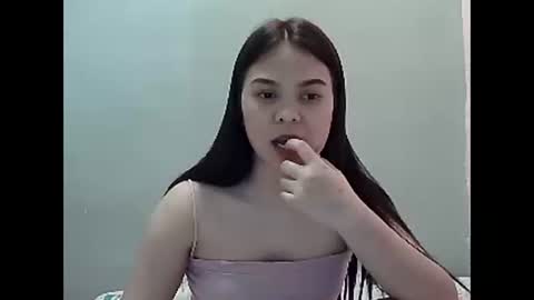 Snapshot of belle_ph chatting on 03.03.25 Belle online show from 03.03.25