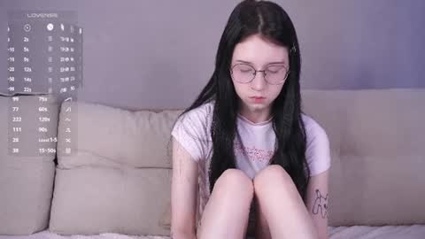 Snapshot of belle_phine chatting on 07.16.26 Bea online show from 07.16.26