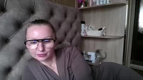 Snapshot of belleamiee chatting on 09.11.25 Amelia online show from 09.11.25
