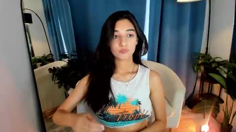 Snapshot of bellecerise_ chatting on 07.19.26 Bella online show from 07.19.26