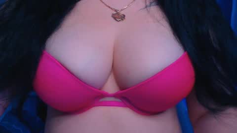 Snapshot of bellelovexx chatting on 12.09.24 Hello I am kind friendly and cute girl online show from 12.09.24