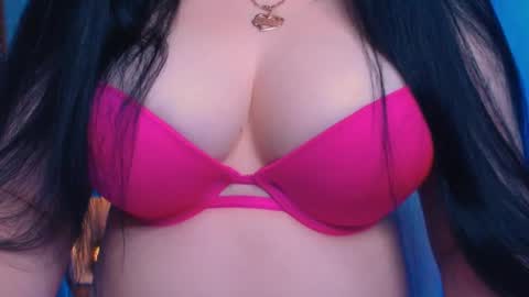 Snapshot of bellelovexx chatting on 12.14.24 Hello I am kind friendly and cute girl online show from 12.14.24