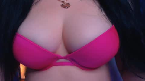 Snapshot of bellelovexx chatting on 12.16.24 Hello I am kind friendly and cute girl online show from 12.16.24