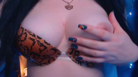 Snapshot of bellelovexx chatting on 12.29.24 Hello I am kind friendly and cute girl online show from 12.29.24