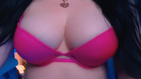 Snapshot of bellelovexx chatting on 01.18.25 Hello I am kind friendly and cute girl online show from 01.18.25