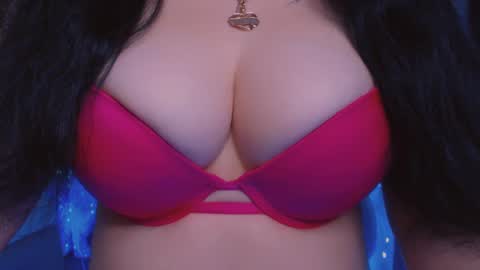 Snapshot of bellelovexx chatting on 01.23.25 Hello I am kind friendly and cute girl online show from 01.23.25