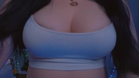 Snapshot of bellelovexx chatting on 02.12.25 Hello I am kind friendly and cute girl online show from 02.12.25