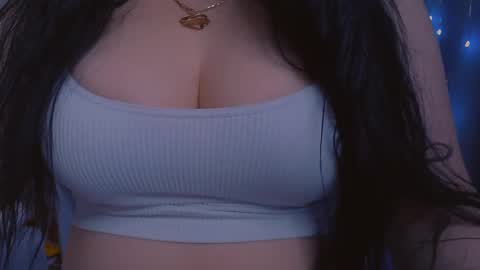 Snapshot of bellelovexx chatting on 02.18.25 Hello I am kind friendly and cute girl online show from 02.18.25
