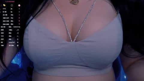 Snapshot of bellelovexx chatting on 09.11.25 Hello I am kind friendly and cute girl online show from 09.11.25