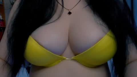 Snapshot of bellelovexx chatting on 06.25.26 Hello I am kind friendly and cute girl online show from 06.25.26