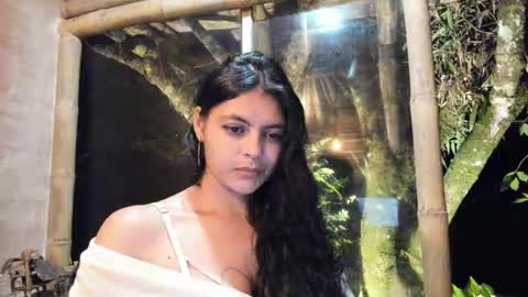 Snapshot of bellezacosmica chatting on 03.08.25 bellezacosmica online show from 03.08.25