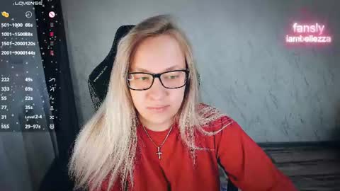 Snapshot of bellezza_ chatting on 06.23.26 Your Annabelle Wolf online show from 06.23.26
