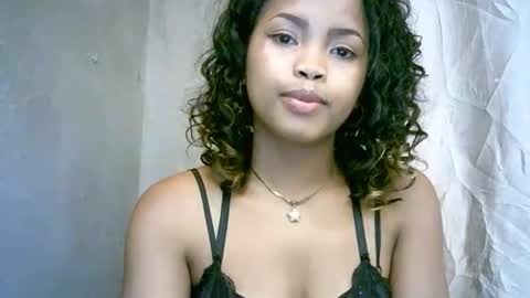 Snapshot of bellibellah chatting on 02.15.26 BelliBellah online show from 02.15.26