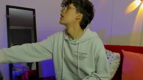 Neon online show from 09.26.25