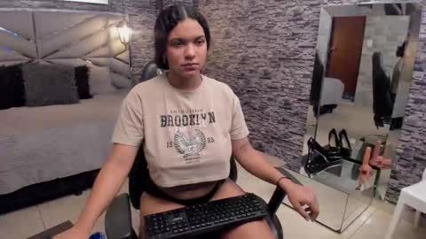 Snapshot of bellybigboobs chatting on 11.02.25 Belly online show from 11.02.25