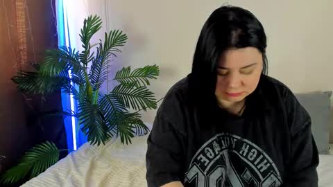 LinaBoo online show from 10.21.25