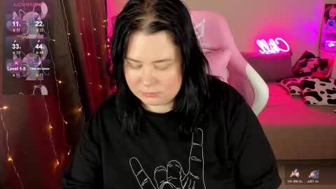 LinaBoo online show from 11.17.25