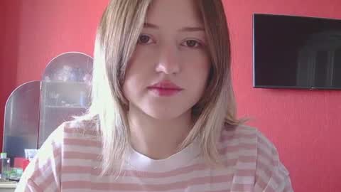 Snapshot of belovedmary chatting on 07.15.26 belovedmary online show from 07.15.26