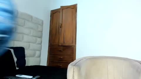    online show from 10.04.25