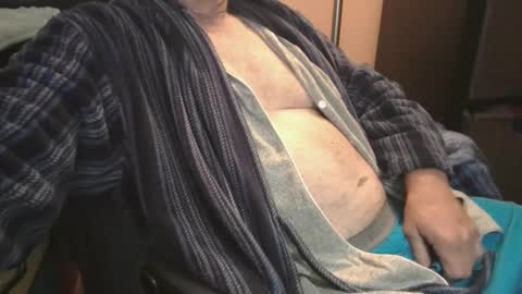 Snapshot of bendrinkin chatting on 09.26.25 bendrinkin online show from 09.26.25