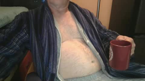 Snapshot of bendrinkin chatting on 10.14.25 bendrinkin online show from 10.14.25