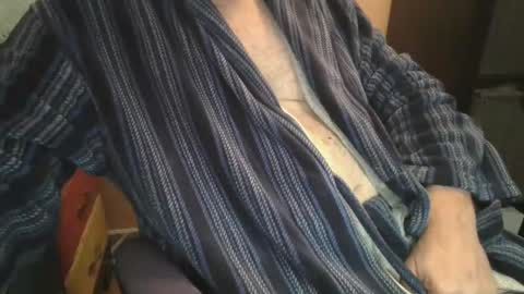 Snapshot of bendrinkin chatting on 10.21.25 bendrinkin online show from 10.21.25