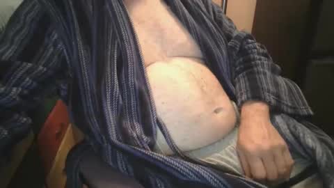 Snapshot of bendrinkin chatting on 10.23.25 bendrinkin online show from 10.23.25