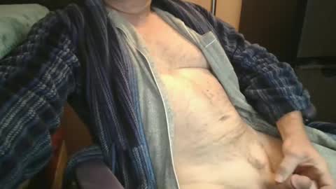 Snapshot of bendrinkin chatting on 11.04.25 bendrinkin online show from 11.04.25