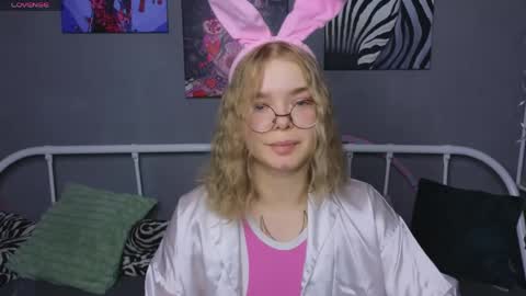 KENDALL  NATHAN online show from 06.04.26