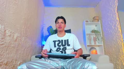 Snapshot of benjamin_more chatting on 01.29.25 BENJAMIN online show from 01.29.25