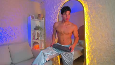 Snapshot of benjamin_more chatting on 01.29.25 BENJAMIN online show from 01.29.25