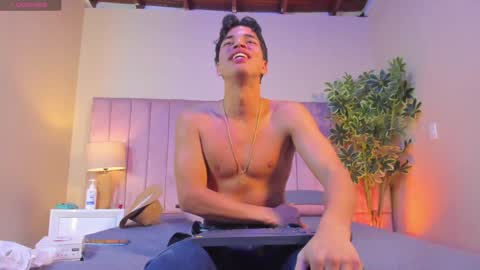 Snapshot of benjamin_more chatting on 01.31.25 BENJAMIN online show from 01.31.25