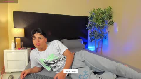 Snapshot of benjamin_more chatting on 03.07.25 BENJAMIN online show from 03.07.25